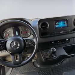 auto-Mercedes-Benz-Sprinter-YXK664-202603111210-9