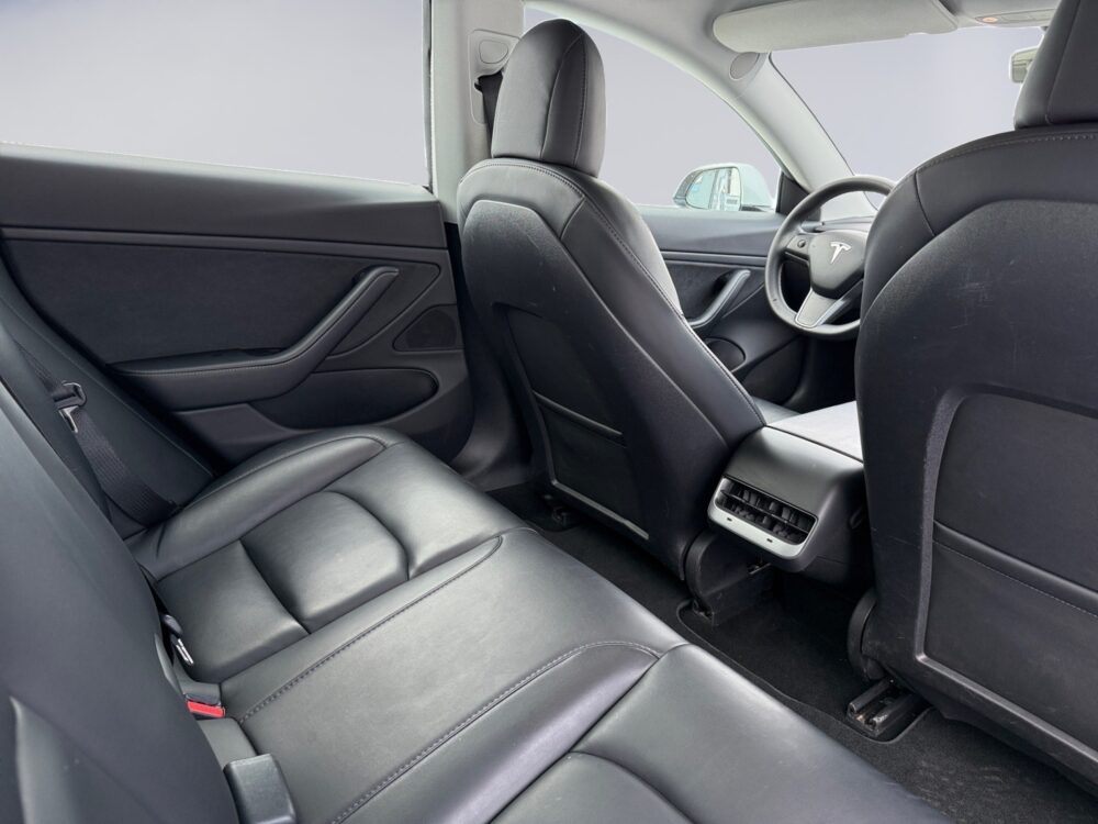 auto-Tesla-Model-3-CPP872-202603051555-12 auto-Tesla-Model-3-CPP872-202603051555-12