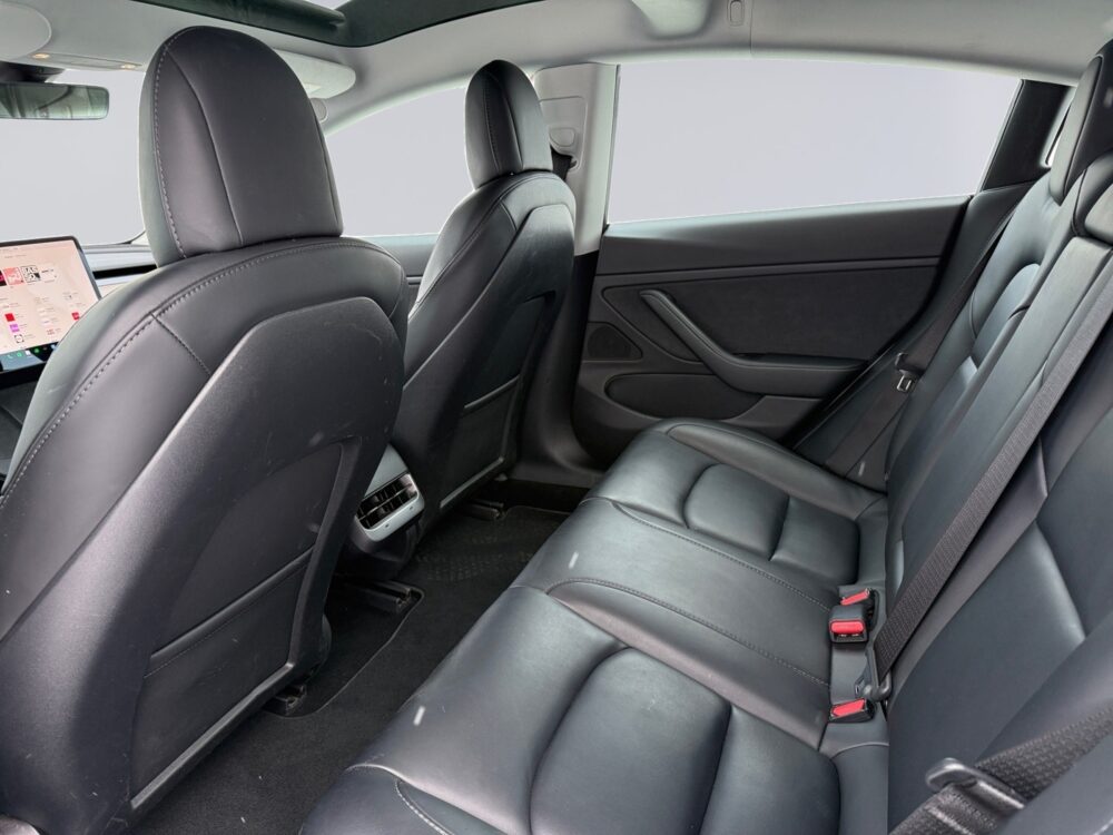 auto-Tesla-Model-3-CPP872-202603051555-9 auto-Tesla-Model-3-CPP872-202603051555-9