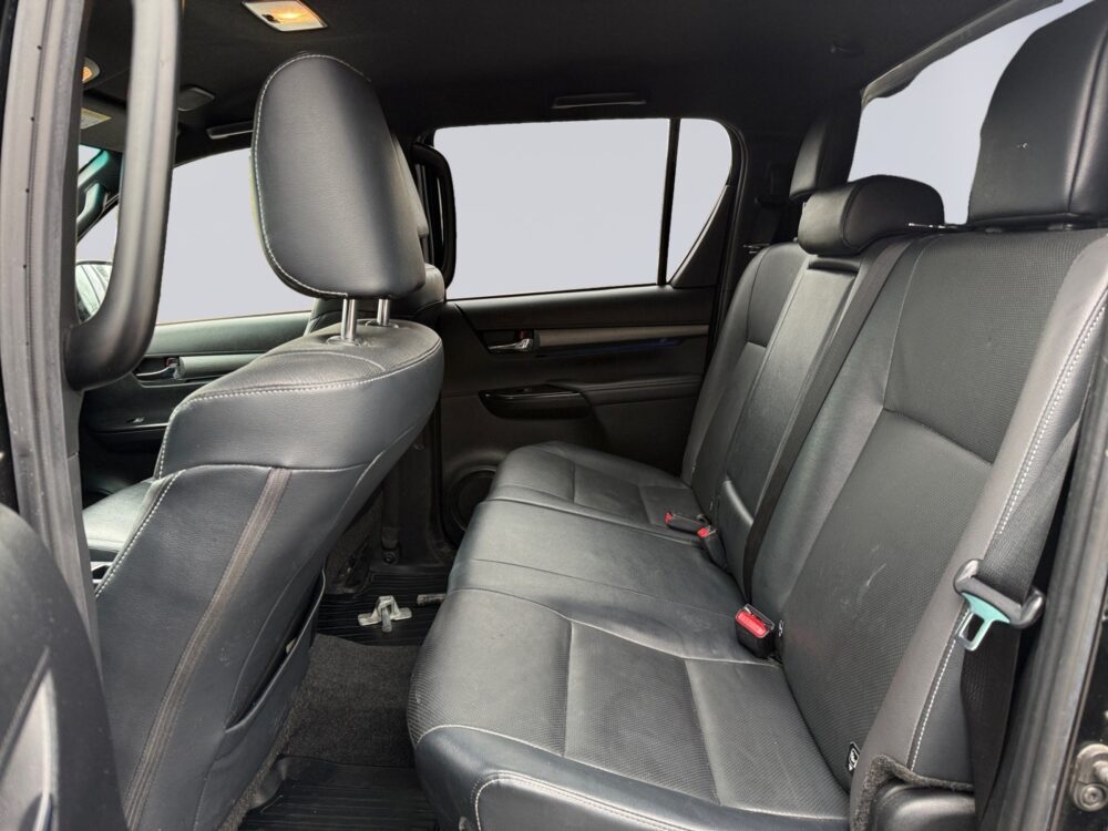 auto-Toyota-Hilux-JTS118-202603181255-12 auto-Toyota-Hilux-JTS118-202603181255-12