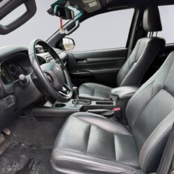 auto-Toyota-Hilux-JTS118-202603181255-8