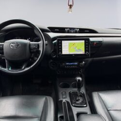 auto-Toyota-Hilux-JTS118-202603181255-9