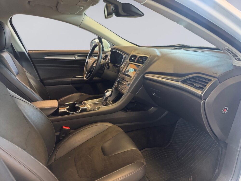 auto-Ford-Mondeo-JKI776-202604201212-10 auto-Ford-Mondeo-JKI776-202604201212-10