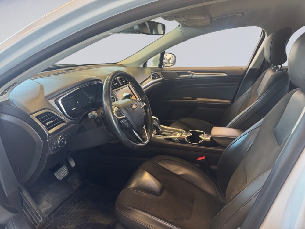 auto-Ford-Mondeo-JKI776-202604201212-8 auto-Ford-Mondeo-JKI776-202604201212-8