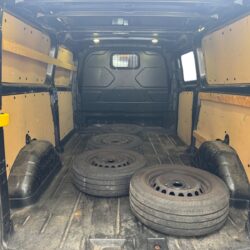 auto-Ford-Transit-Custom-RST650-202604081655-12