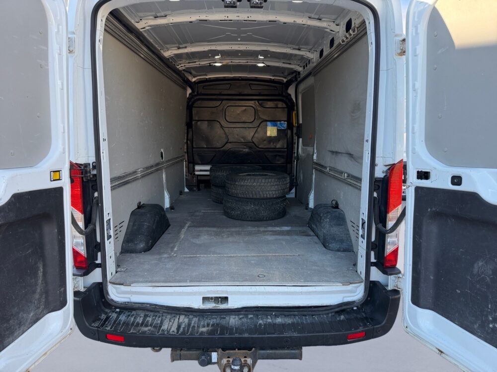 auto-Ford-Transit-YXJ665-202604021006-13 auto-Ford-Transit-YXJ665-202604021006-13