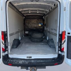 auto-Ford-Transit-YXJ665-202604021006-13