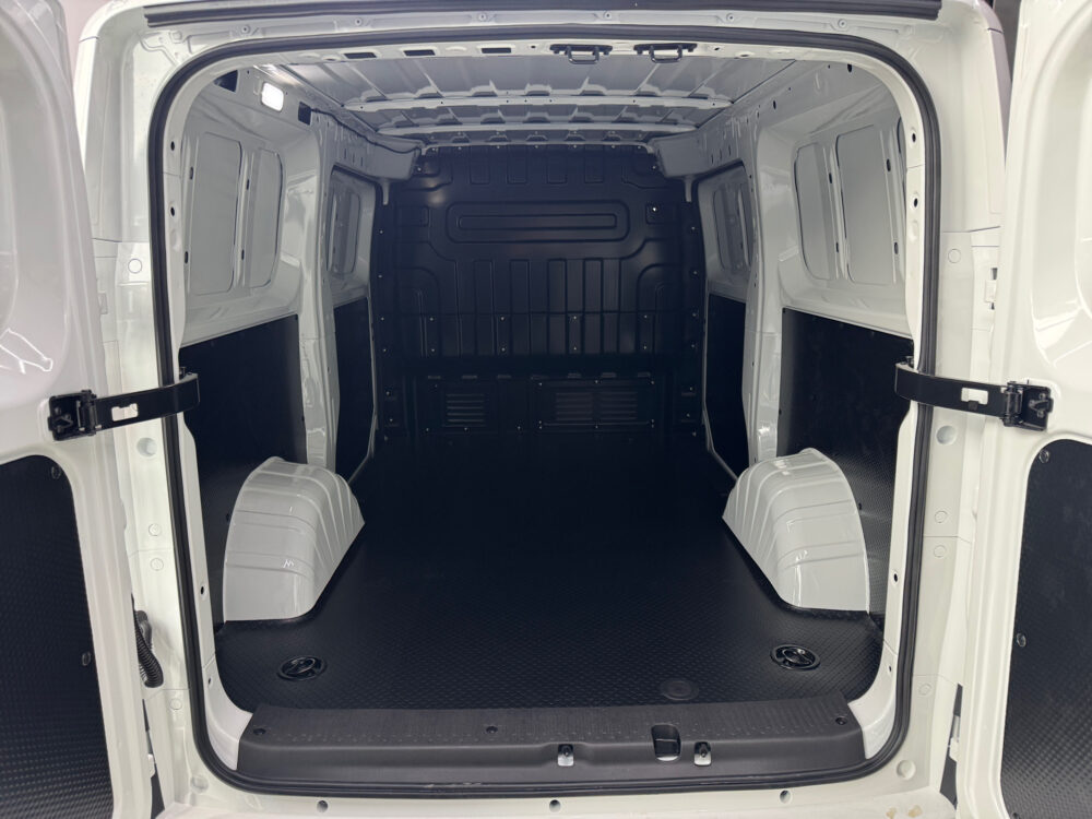 auto-Maxus-e-Deliver-5-ZPN456-202604070950-13 auto-Maxus-e-Deliver-5-ZPN456-202604070950-13