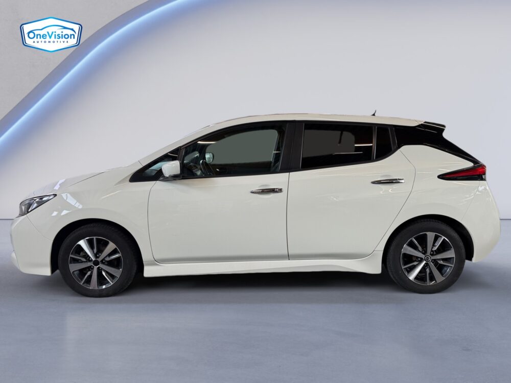 auto-Nissan-Leaf-IRZ723-202604301422-1 auto-Nissan-Leaf-IRZ723-202604301422-1