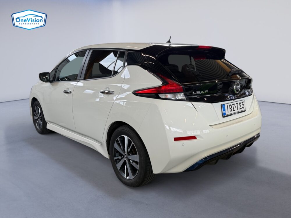auto-Nissan-Leaf-IRZ723-202604301422-2 auto-Nissan-Leaf-IRZ723-202604301422-2
