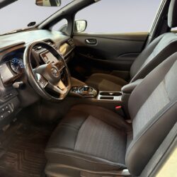 auto-Nissan-Leaf-IRZ723-202604301422-8