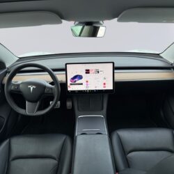 auto-Tesla-Model-3-CPP872-202604021140-10