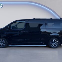 auto-Toyota-Proace-Verso-EV-YLV782-202604081735-1