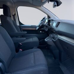 auto-Toyota-Proace-Verso-EV-YLV782-202604081735-14