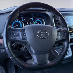 auto-Toyota-Proace-Verso-EV-YLV782-202604081735-9