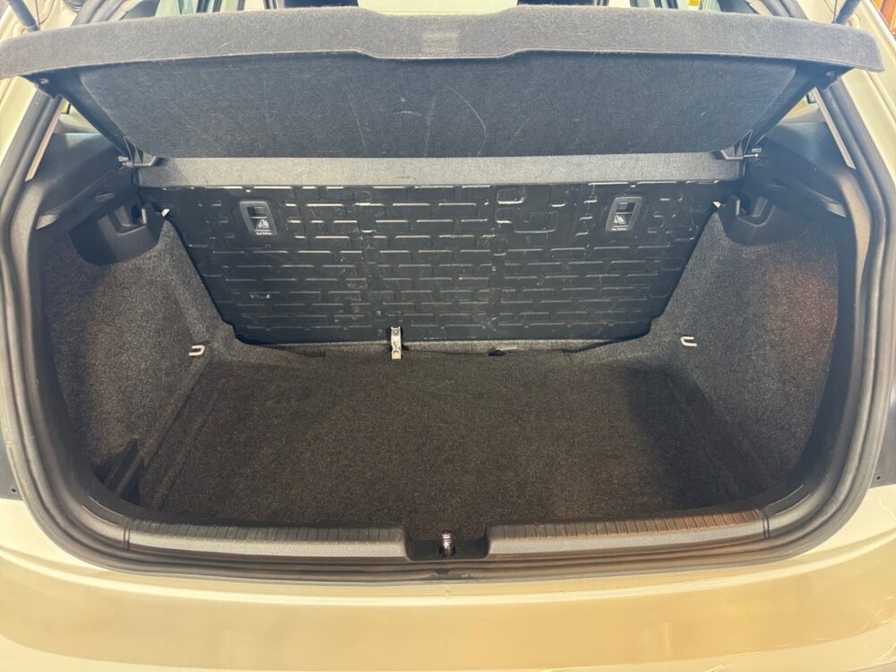 auto-Volkswagen-Polo-OXL969-202604241025-14 auto-Volkswagen-Polo-OXL969-202604241025-14