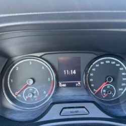 auto-Volkswagen-Transporter-FRE325-202604231336-9
