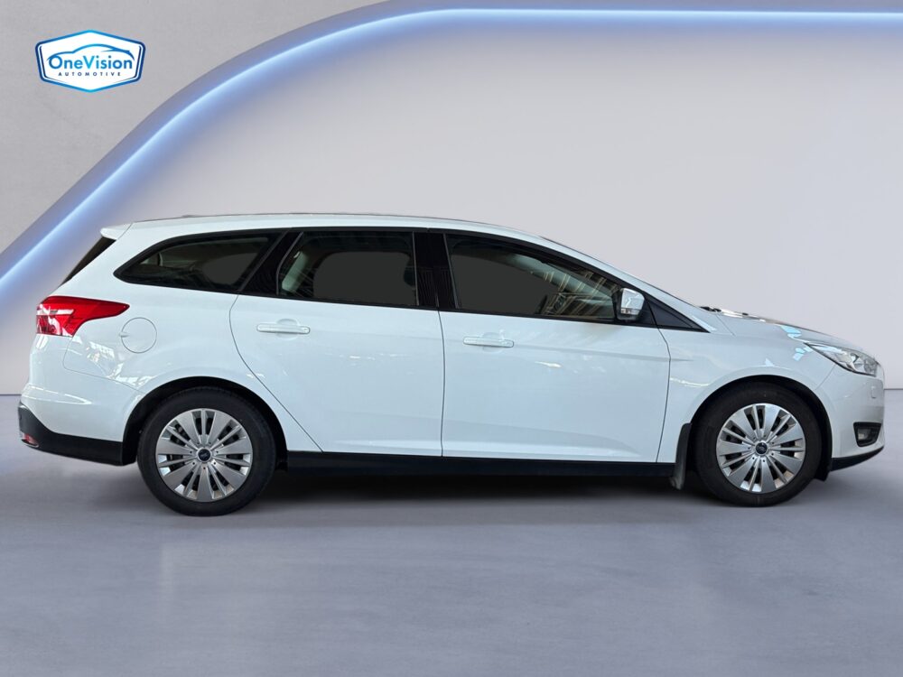 auto-Ford-Focus-IMN812-202605250953-5 auto-Ford-Focus-IMN812-202605250953-5
