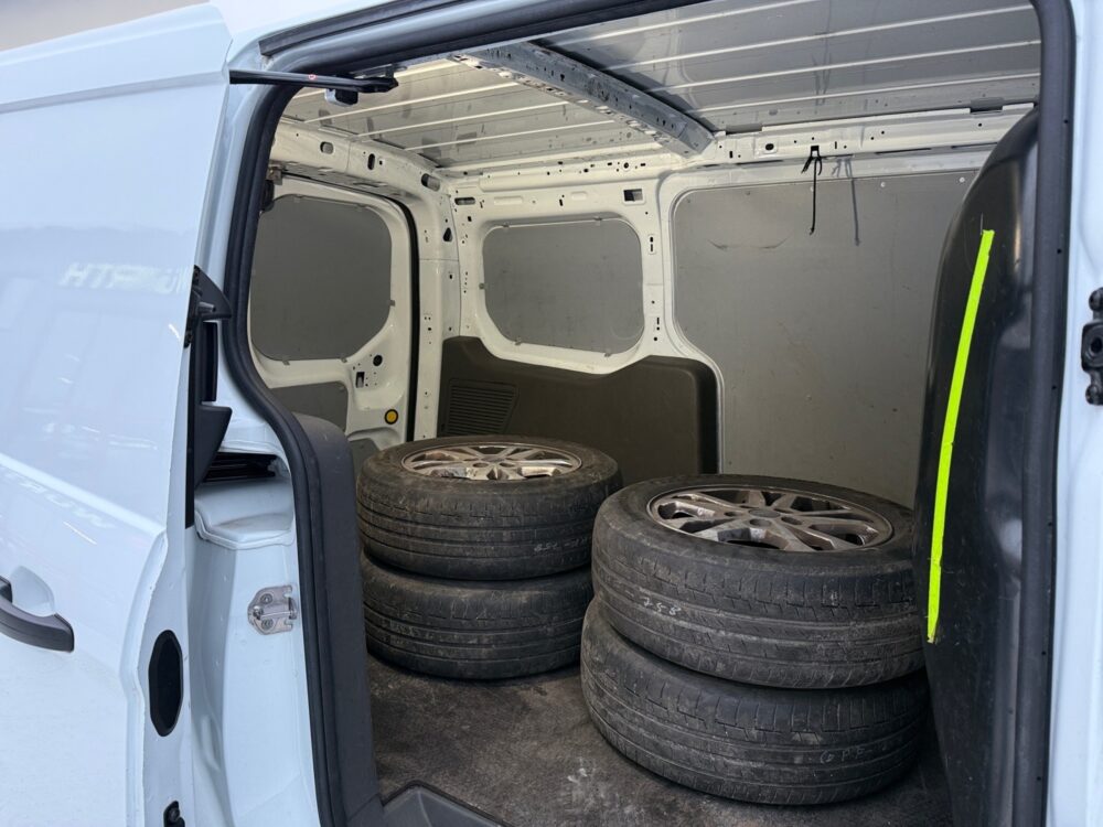 auto-Ford-Transit-Connect-GPF758-202605281533-12 auto-Ford-Transit-Connect-GPF758-202605281533-12