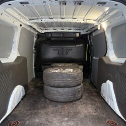 auto-Ford-Transit-Connect-GPF758-202605281533-13