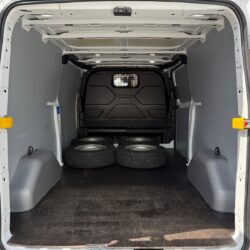 auto-Ford-Transit-Custom-CRL969-202605291545-11