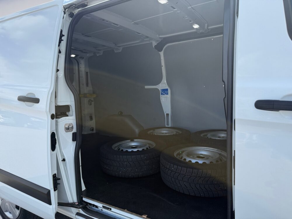 auto-Ford-Transit-Custom-CRL969-202605291545-12 auto-Ford-Transit-Custom-CRL969-202605291545-12