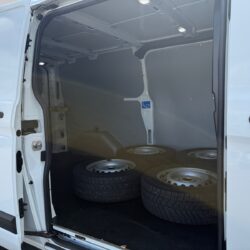 auto-Ford-Transit-Custom-CRL969-202605291545-12