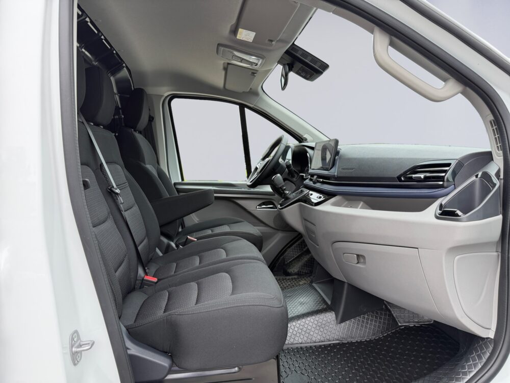auto-Maxus-Deliver-7-MRJ266-202605201411-14 auto-Maxus-Deliver-7-MRJ266-202605201411-14