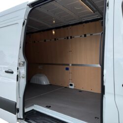 auto-Mercedes-Benz-Sprinter-P757352-202605291703-13
