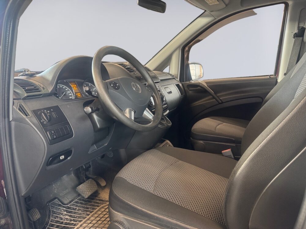 auto-Mercedes-Benz-Vito-VZU540-202605251005-8 auto-Mercedes-Benz-Vito-VZU540-202605251005-8