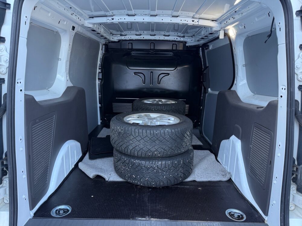 auto-Ford-Transit-Connect-LRC715-202606031505-13 auto-Ford-Transit-Connect-LRC715-202606031505-13