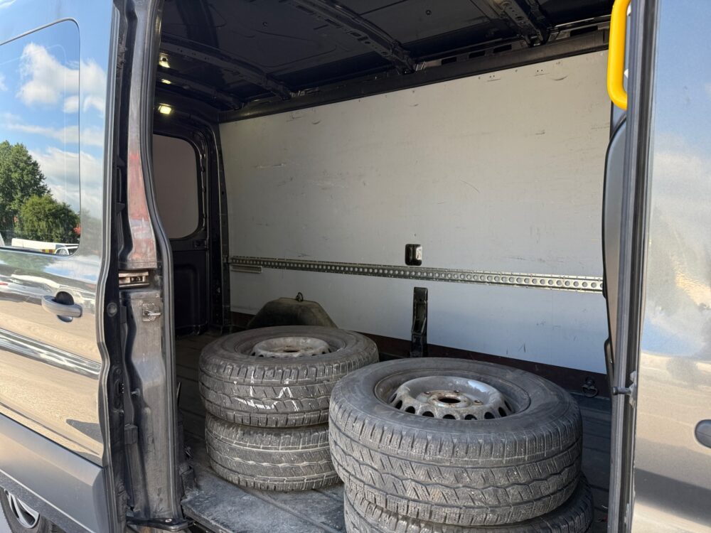 auto-Ford-Transit-JKF517-202606301034-12 auto-Ford-Transit-JKF517-202606301034-12