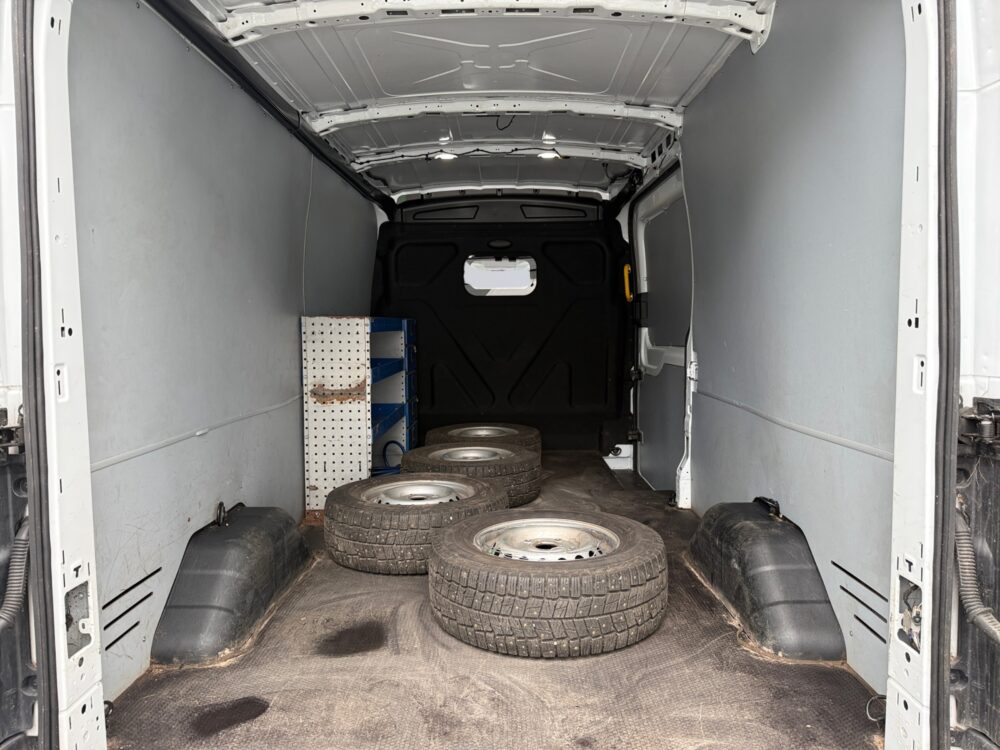 auto-Ford-Transit-LRM857-202606101326-13 auto-Ford-Transit-LRM857-202606101326-13