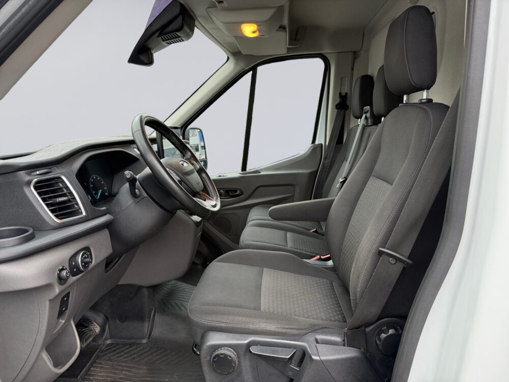 auto-Ford-Transit-LRM857-202606101326-8 auto-Ford-Transit-LRM857-202606101326-8