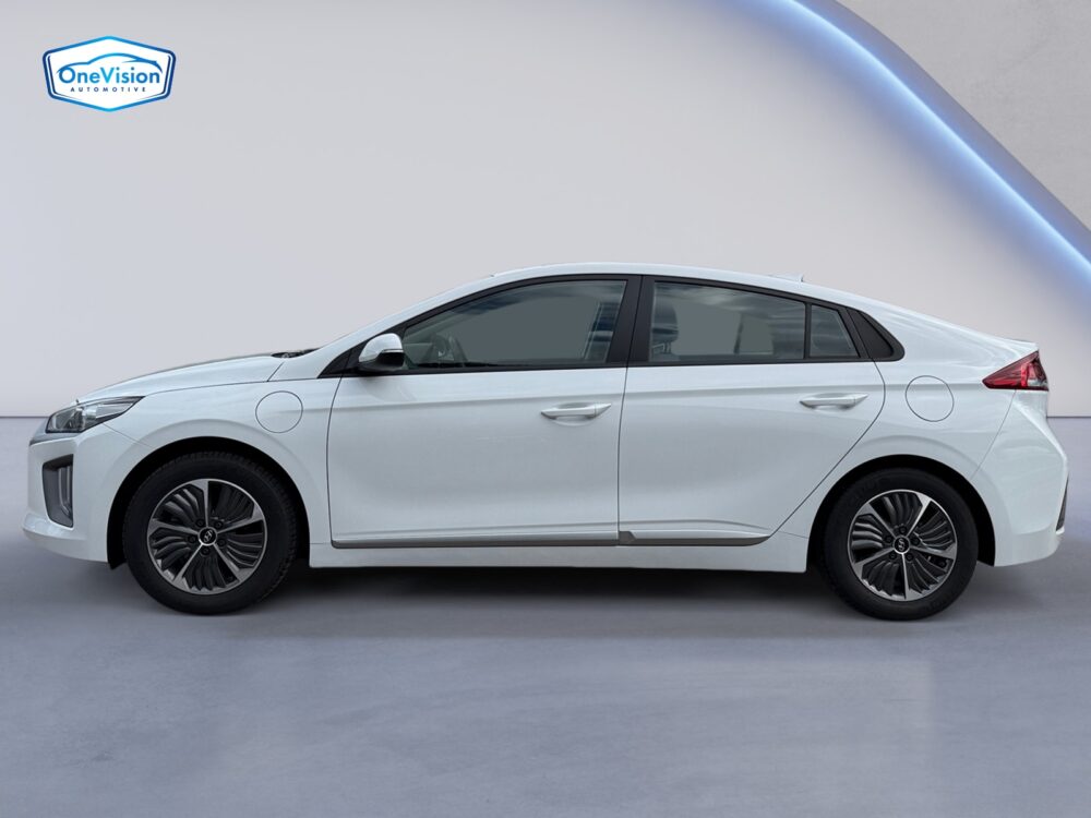 auto-Hyundai-IONIQ-plug-in-OZK871-202606151615-1 auto-Hyundai-IONIQ-plug-in-OZK871-202606151615-1