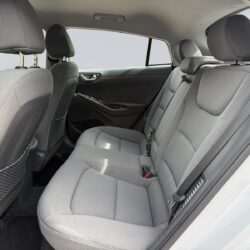 auto-Hyundai-IONIQ-plug-in-OZK871-202606151615-12