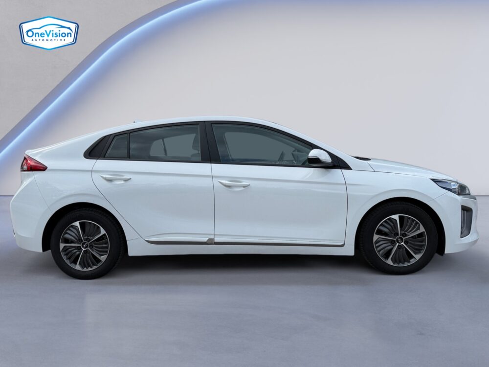 auto-Hyundai-IONIQ-plug-in-OZK871-202606151615-5 auto-Hyundai-IONIQ-plug-in-OZK871-202606151615-5