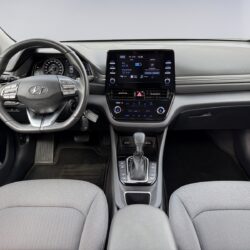 auto-Hyundai-IONIQ-plug-in-OZK871-202606151615-9