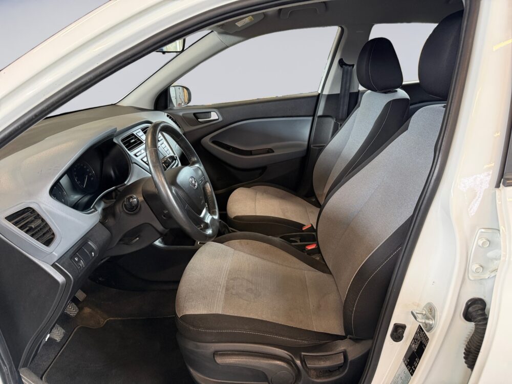 auto-Hyundai-i20-5d-TZG114-202606121543-8 auto-Hyundai-i20-5d-TZG114-202606121543-8