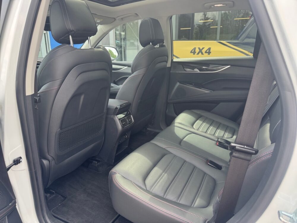 auto-Maxus-Euniq-6-JMO372-202606031702-13 auto-Maxus-Euniq-6-JMO372-202606031702-13