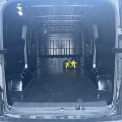 auto-Maxus-e-Deliver-5-LTC606-202606041644-12