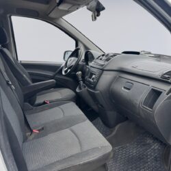 auto-Mercedes-Benz-Vito-YIB157-202606021345-12