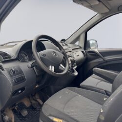 auto-Mercedes-Benz-Vito-YIB157-202606021345-8