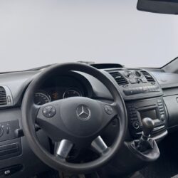 auto-Mercedes-Benz-Vito-YIB157-202606021345-9