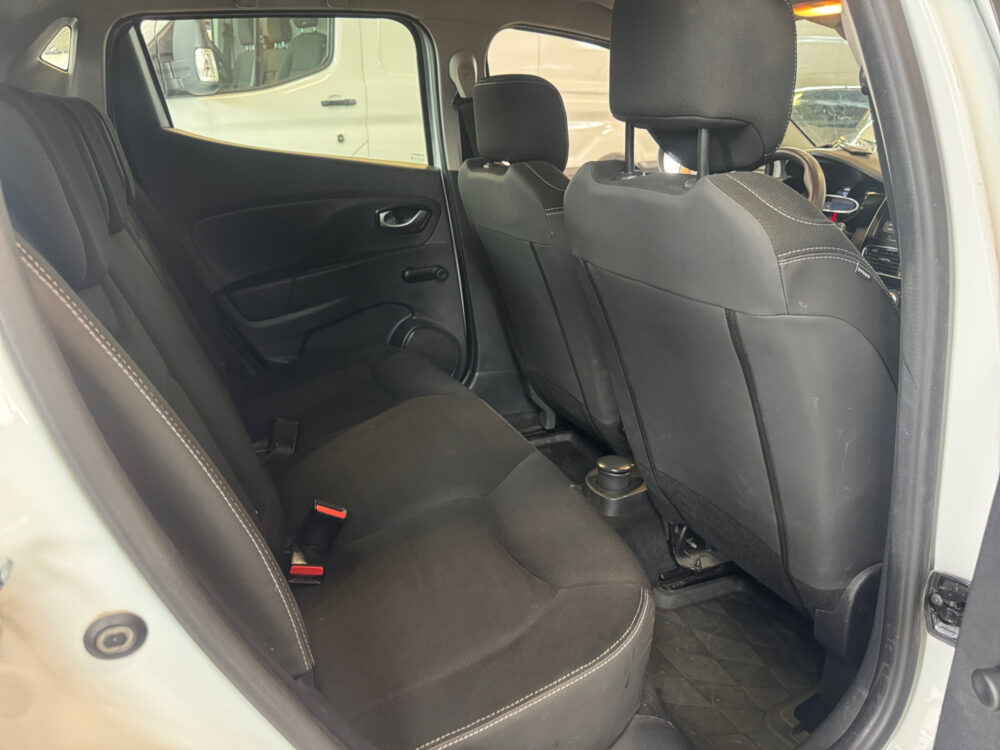 auto-Renault-Clio-VZE985-202606091339-12 auto-Renault-Clio-VZE985-202606091339-12
