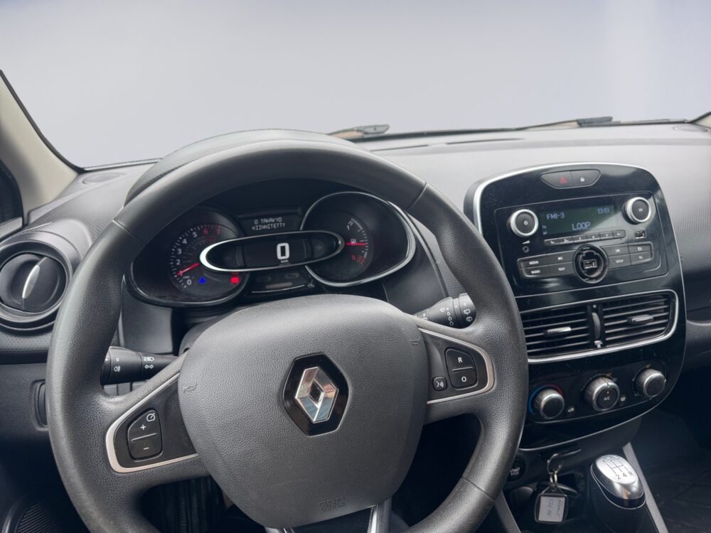 auto-Renault-Clio-VZE985-202606091339-9 auto-Renault-Clio-VZE985-202606091339-9