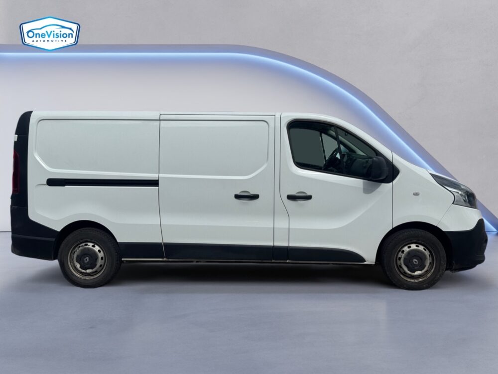 auto-Renault-Trafic-CJO167-202606021424-5 auto-Renault-Trafic-CJO167-202606021424-5