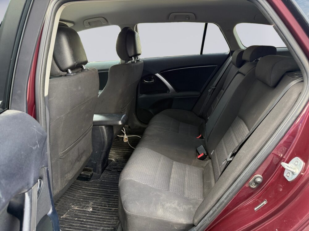 auto-Toyota-Avensis-NIO590-202606090915-13 auto-Toyota-Avensis-NIO590-202606090915-13