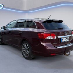 auto-Toyota-Avensis-NIO590-202606090915-2
