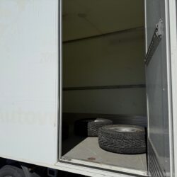 auto-Volkswagen-Crafter-EPJ425-202606041234-12